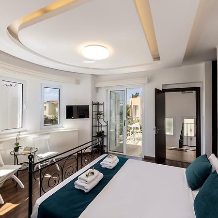 Accomoteleia Crystal Lagoon Villa Protaras Bagian luar foto