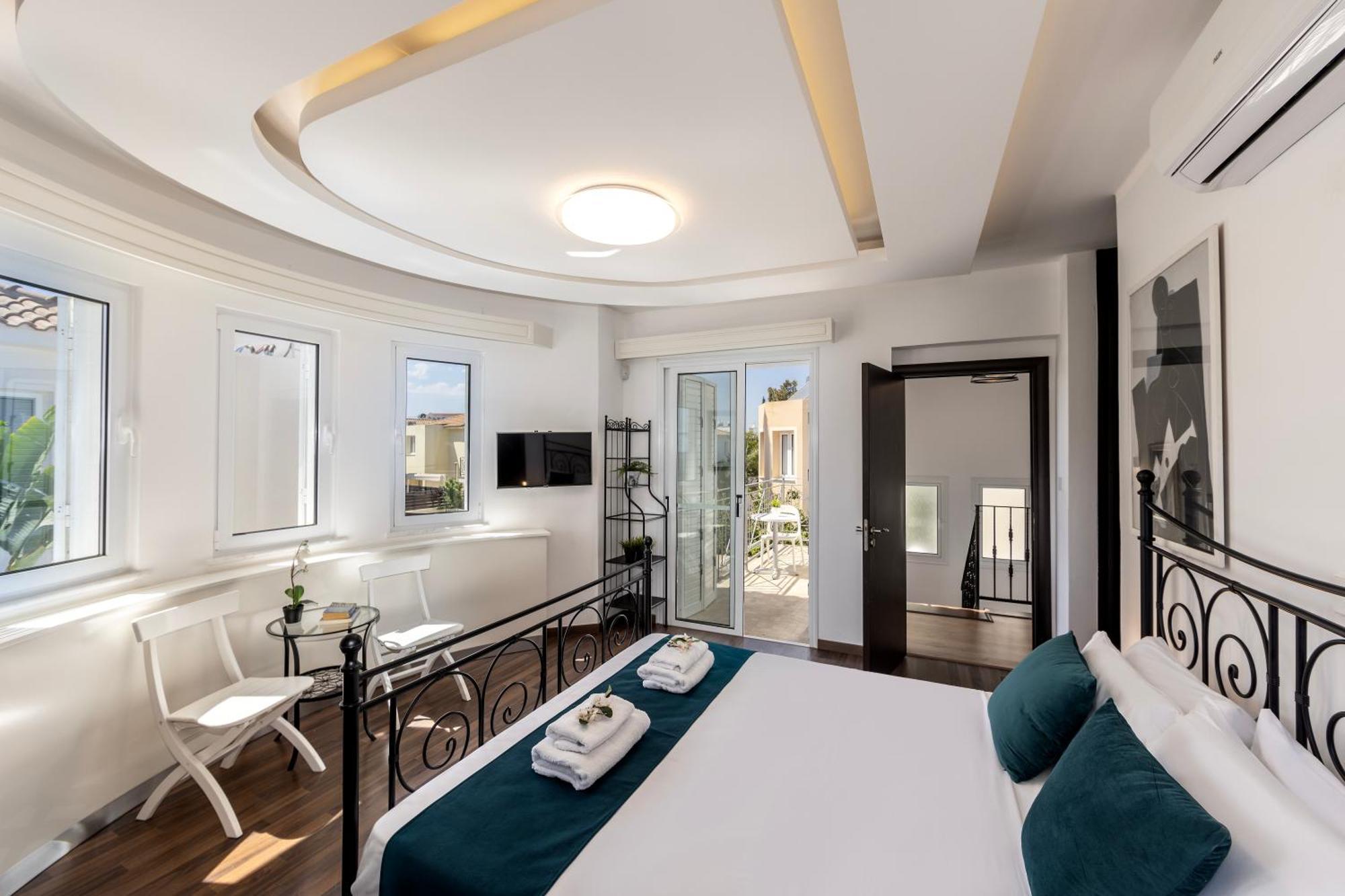 Accomoteleia Crystal Lagoon Villa Protaras Bagian luar foto